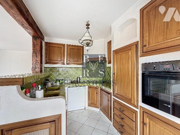 Maison 4 pièces avec piscine dans quartier résidentiel calme