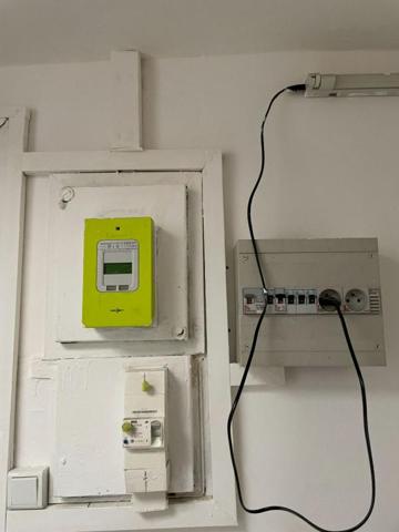 CHAMBRE DE BONNE - PARIS 10ème - CANAL SAINT-MARTIN / COLONEL FABIEN / HÔPITAL SAINT-LOUIS