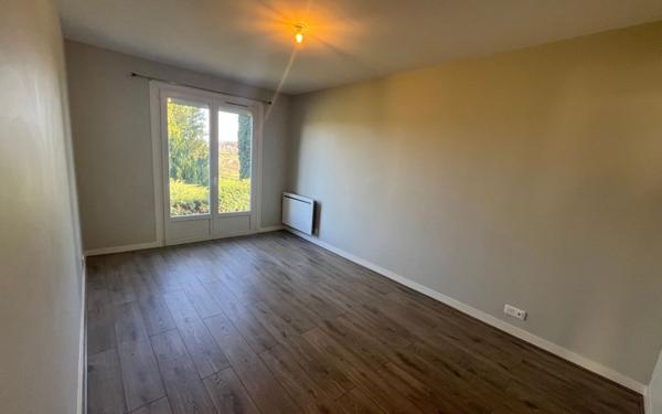 Maison à louer    4 pièces • 91 m2 Saint-Agnant-de-Versillat