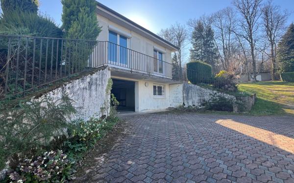 Maison à louer    4 pièces • 91 m2 Saint-Agnant-de-Versillat