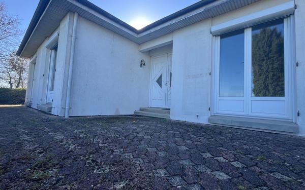 Maison à louer    4 pièces • 91 m2 Saint-Agnant-de-Versillat