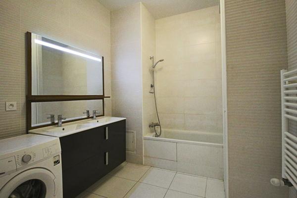 Appartement 3 pièces avec 2 terrasses et 1 parking sécurisé