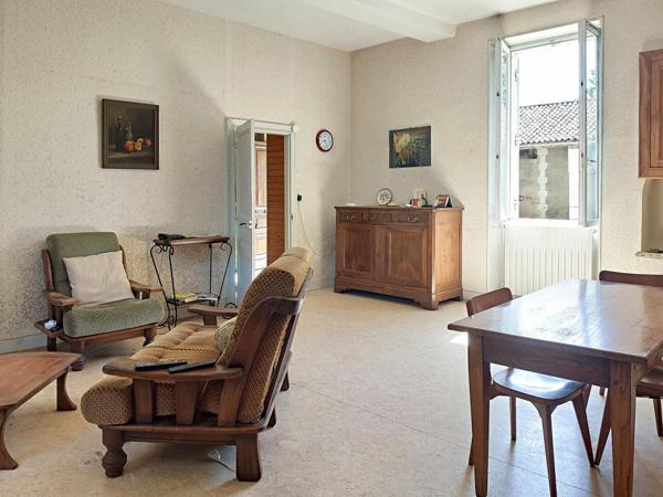 Maison  individuelle 7 pièce(s) 176 m2 + dépendances