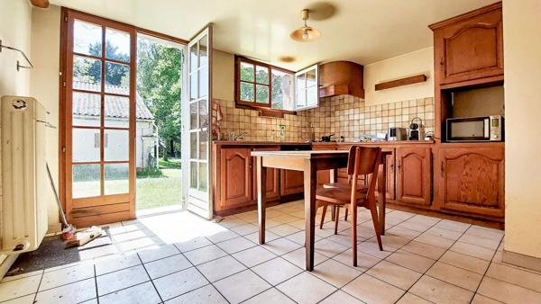 Maison  individuelle 7 pièce(s) 176 m2 + dépendances