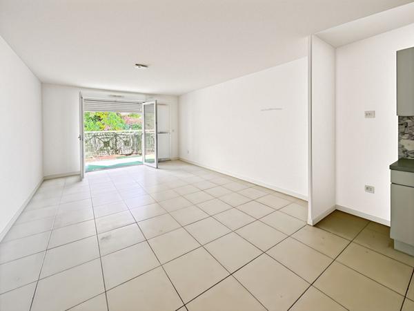 LE CANNET Proche de la Mairie Annexe TRES GROSSE BAISSE DE PRIX