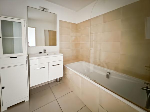 LE CANNET Proche de la Mairie Annexe TRES GROSSE BAISSE DE PRIX