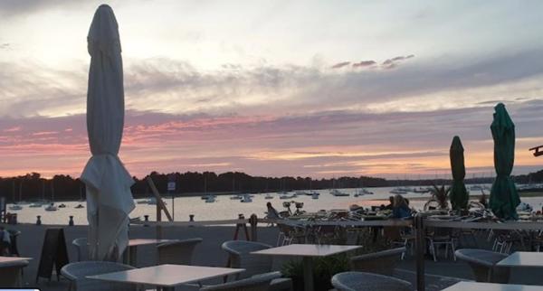 Finistère Sud (29), à vendre sur le port face mer Restaurant Lic 4