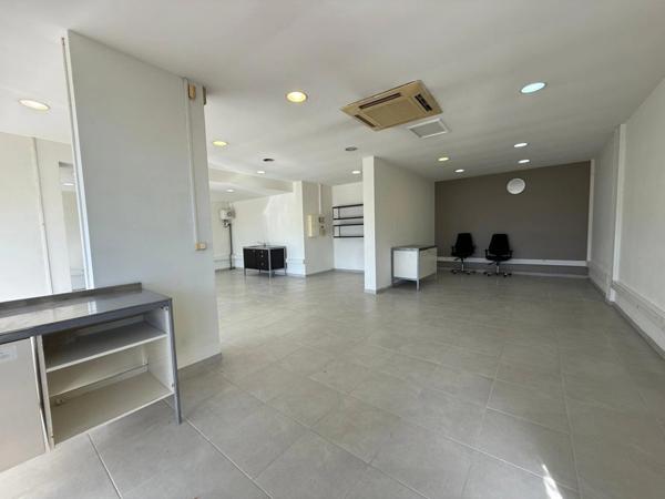 LOCAL PROFESSIONNEL DE 153 M2 ST JEAN