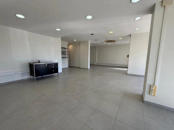 LOCAL PROFESSIONNEL DE 153 M2 ST JEAN