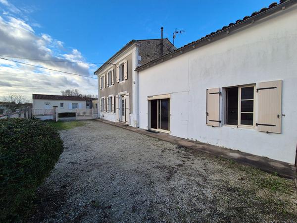 Maison Saint Saturnin Du Bois 7 pièce(s) 125 m2