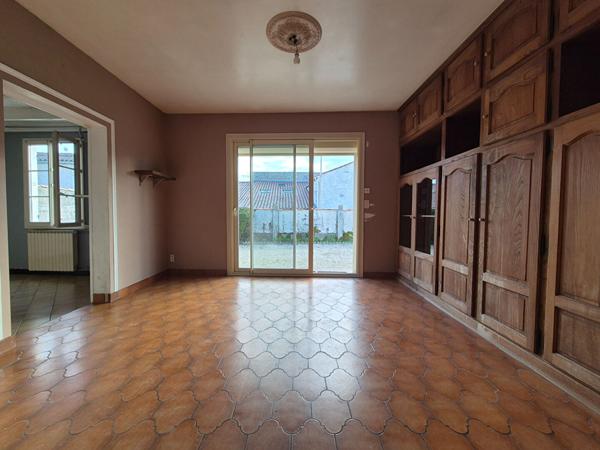 Maison Saint Saturnin Du Bois 7 pièce(s) 125 m2