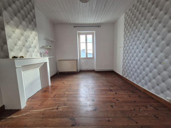 Maison Saint Saturnin Du Bois 7 pièce(s) 125 m2