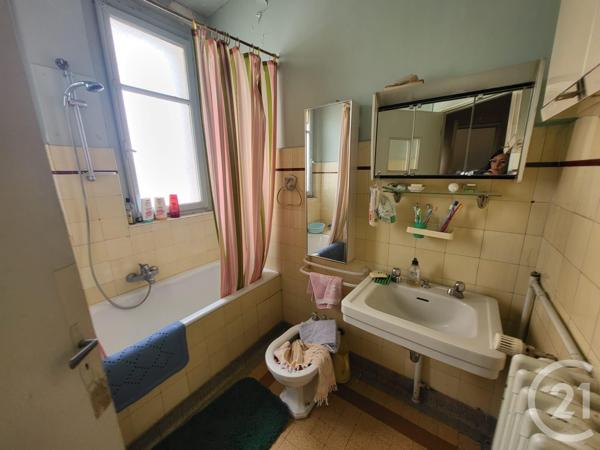 Maison à vendre  15 pièces - 284,43 m2 VILLERS LE LAC - 25