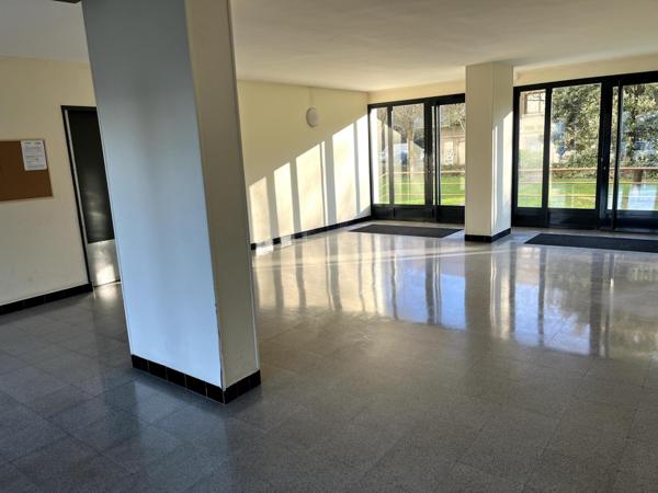 Appartement 3/4 pièces Balcon  et Stationnement