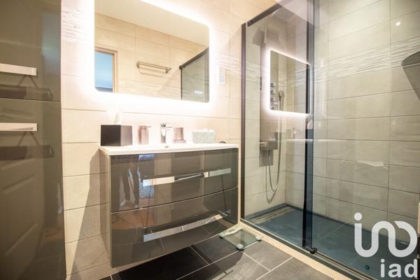 Maison 10 pièces de 256 m² à Dormelles (77130)