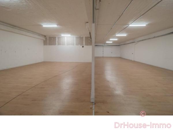 Commerce à louer 8 pièces de 1 141 m²