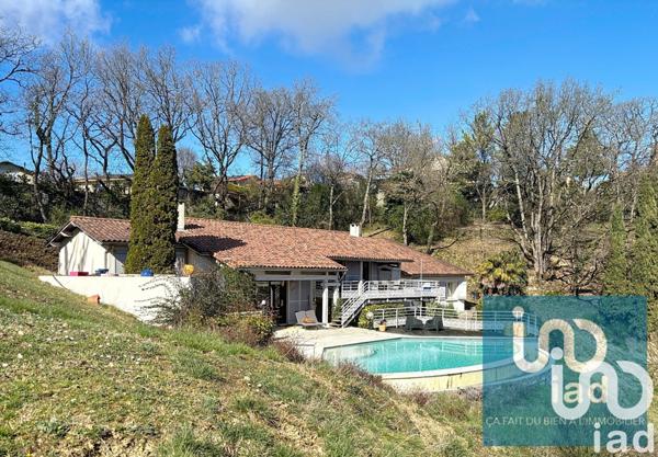 Maison 8 pièces de 198 m² à Auch (32000)