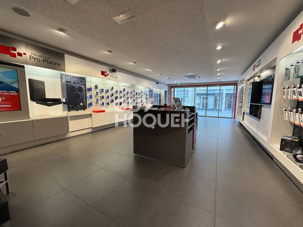 À VENDRE au coeur du centre-ville d'Avranches, immeuble mixte