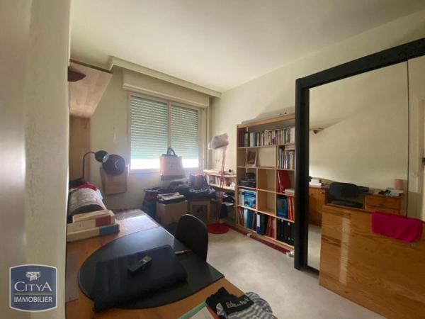Appartement à louer 3 pièces 105m²