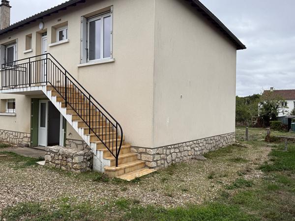 Appartement T4 -1er étage , Gencay