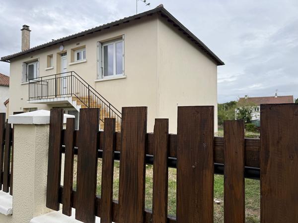 Appartement T4 -1er étage , Gencay