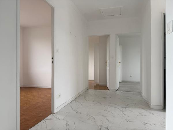 Appartement T4 -1er étage , Gencay