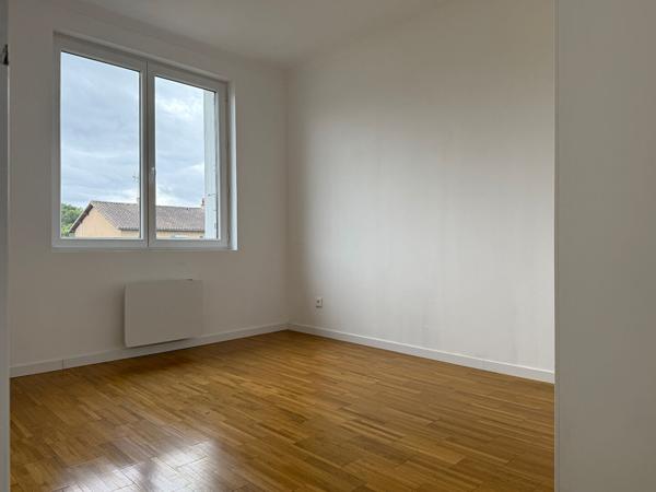 Appartement T4 -1er étage , Gencay
