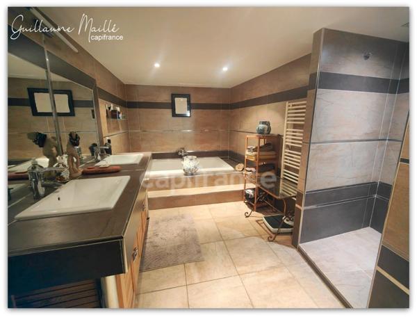 Maison de village à vendre proche de Roujan 5 pièces pour 129m² habitable avec terrasse et garage