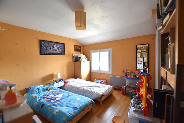 A vendre, COMBS LA VILLE Maison de 7 pièces avec grand jardin