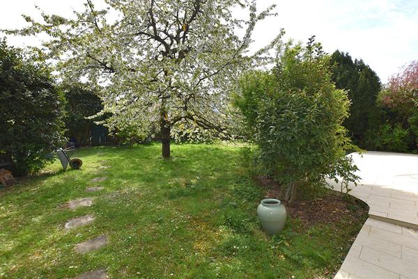 A vendre, COMBS LA VILLE Maison de 7 pièces avec grand jardin