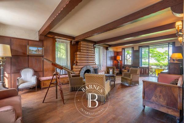 Évian-les-Bains, Maison 7 Chambres -  294 m² à vendre