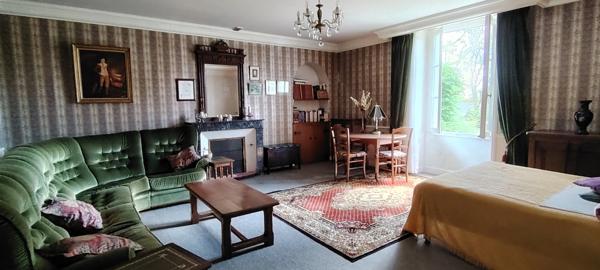 Maison à vendre 7 pièces GLENAY (79)