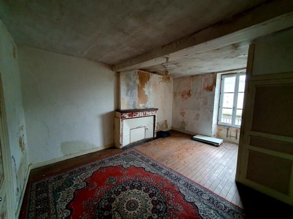 Grande maison de caractère à rénover – 185 m² – Mareuil en Périgord (24340)