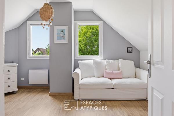 Maison d’architecte avec dépendance dans un parc