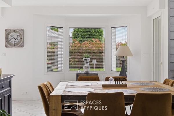 Maison d’architecte avec dépendance dans un parc