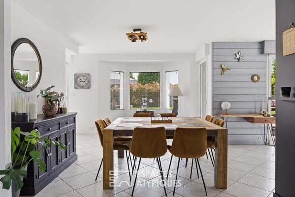 Maison d’architecte avec dépendance dans un parc