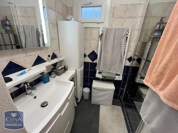 Maison à louer 7 pièces 140.74m² Nîmes (30000)
