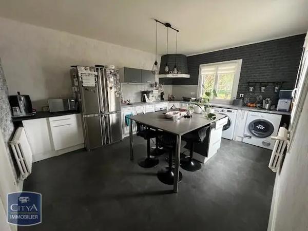 Maison à louer 7 pièces 140.74m² Nîmes (30000)