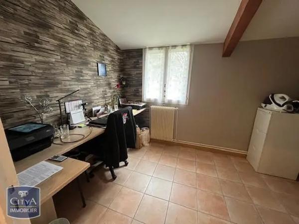 Maison à louer 7 pièces 140.74m² Nîmes (30000)