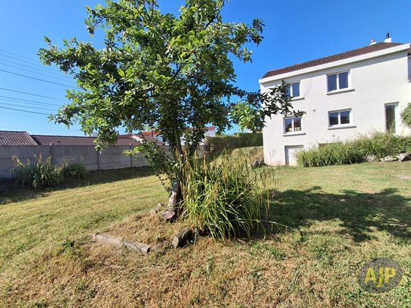 Vente maison La Roche Sur Yon : 224 910 € - AJP Immobilier La Roche-sur-Yon