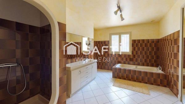 BOUJAN SUR LIBRON - VILLA 220 M² - T6 - PISCINE