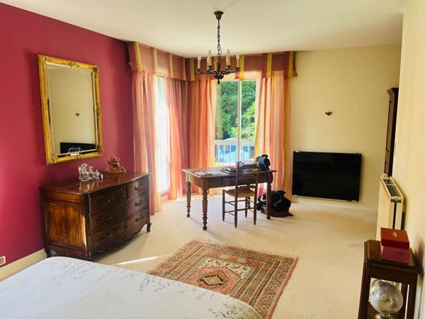 Maison d'architecte 11 pièces, 359 m2 sur parc de 7609 m2