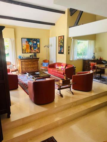 Maison d'architecte 11 pièces, 359 m2 sur parc de 7609 m2