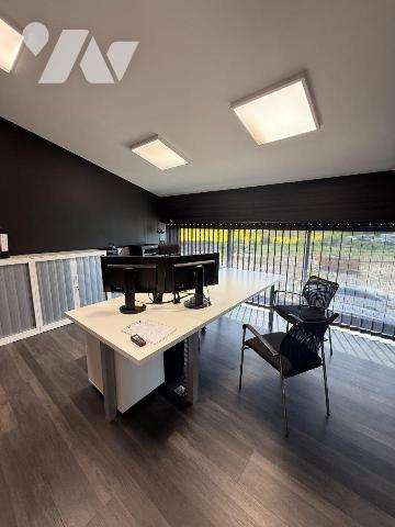 Locaux professionnels - Vente - MESNIL-RAOUL

À MESNIL-RAOUL (76520), ensemble immobilier com...