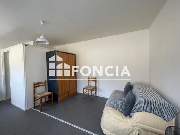 Location Studio meublé 36.99 m² - 20 RUE DE WAILLY Charleville-mezieres 08000