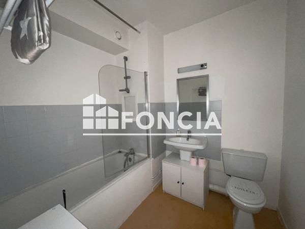 Location Studio meublé 36.99 m² - 20 RUE DE WAILLY Charleville-mezieres 08000