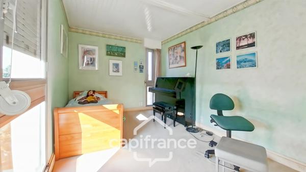 Limeil-Brévannes-A vendre appartement familial-120m2-4 chambres-3ème et dernier étage-Triple exposition-Parking-cave