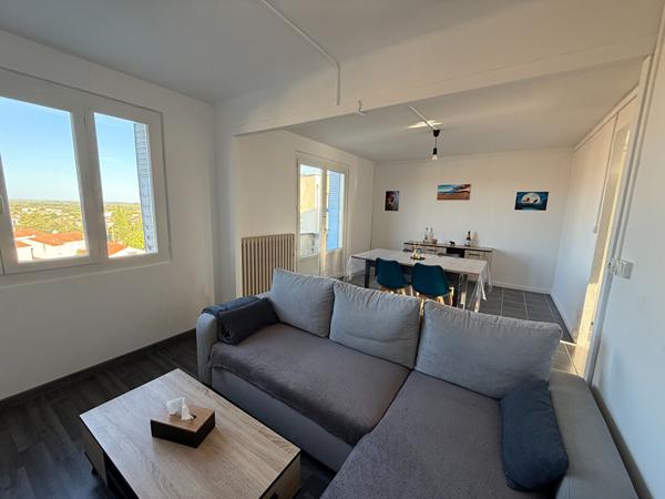 APPARTEMENT 2 CHAMBRES AVEC BALCON A CARCASSONNE