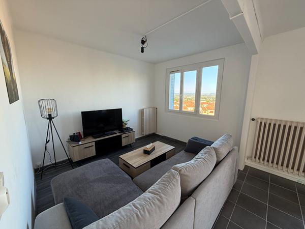 APPARTEMENT 2 CHAMBRES AVEC BALCON A CARCASSONNE