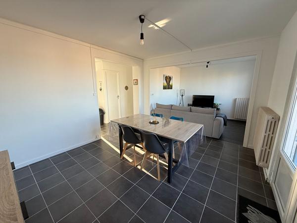 APPARTEMENT 2 CHAMBRES AVEC BALCON A CARCASSONNE